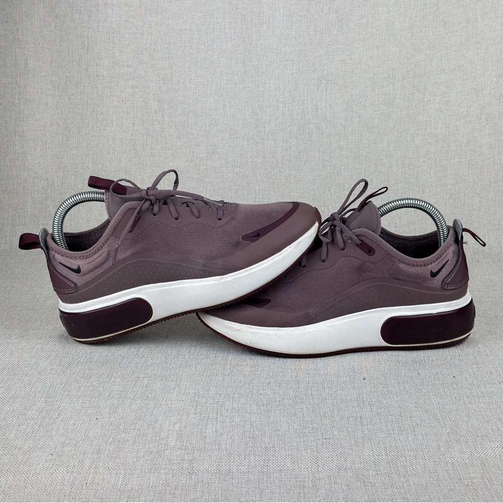 Nike Air Max Dia Women's Shoes Size 8 Color: Plum Eclipse/Black - Picture 2 of 13